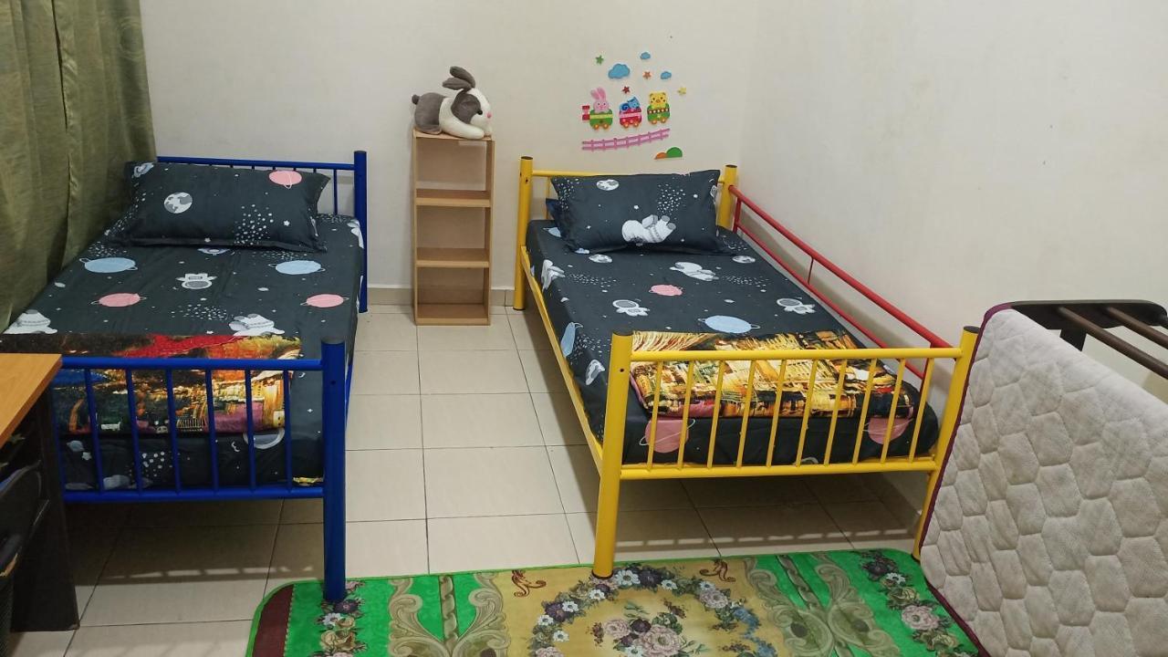 Illa Bella Homestay Jasin Extérieur photo